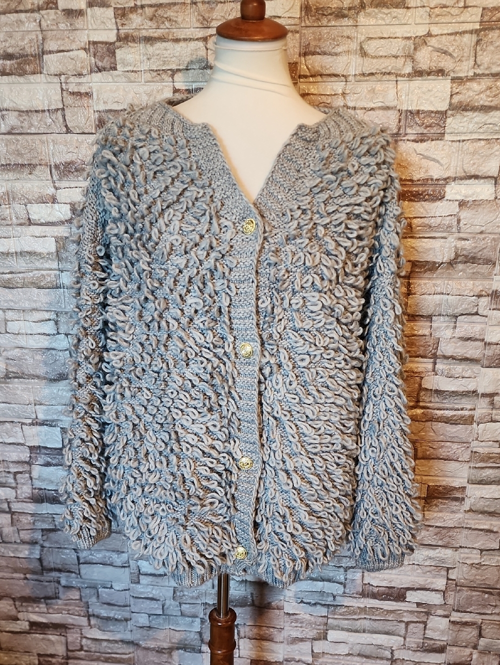 Minouu Cozy Loop Knit Button-Front Women's Sweater - Light Gray